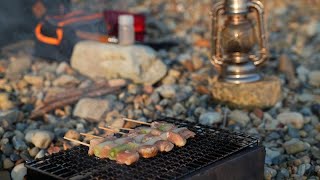 焼き鳥とビールで海を眺めながらソロキャンプ Solo camp while looking at the sea