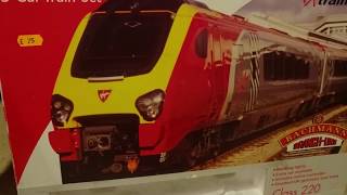 OO Gauge Class 220 Voyager REVIEW by Bachmann