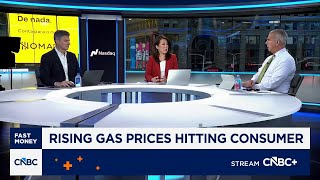 'Fast Money' traders talk how high gas prices are impacting consumers following Walmart results