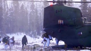 Canadian CH-147F Chinook On Skis Transports U.S. Army Paratroopers Of The “Spartan Brigade”