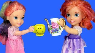 TEA PARTY ! Elsa and Anna toddlers visit Barbie & Chelsea - playdate
