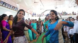 oru thakarppan knanaya welcome dance