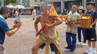 三太子吃兩個奶嘴操寶參禮-新營太子宮進香團