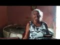 La abuela sabe bien lo que ocurre con la juventud cubana