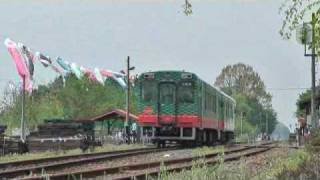 真岡鉄道SL　こいのぼり（西田井駅） 2010-5-4.flv