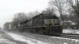 NORFOLK SOUTHERN GE AC44C6M Southbound Intermodal Container Train