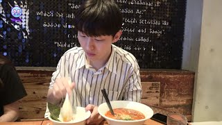 [윤쿠쿠캠-CLIP] Ep.33 지룽표 ✨갓벽 삼합 = 매운 라멘🍜 교자🥟 간계밥🥚🍚_먹잘알 밥길대장의 먹방