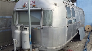 1976 Land Yacht Sovereign Airstream Tour (Before Renovation)