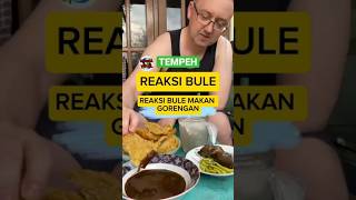 reaksi bule makan gorengan #food #reaksibule #kuliner #makananbule #orangbule #streetfood #reaksi