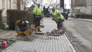 Przebudowa ulicy Piastowskiej w Piławie Górnej w połowie ukończona