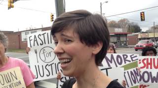 Activists march for immigration detainees