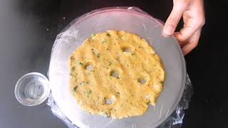 चिवडा थालीपीठ | चिवडा पराठा रेसिपी | Leftover Chivda recipe | Thalipith | Easy to make \u0026 tasty