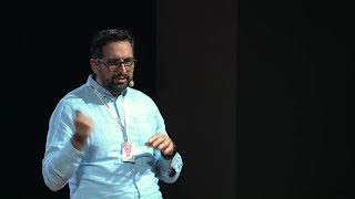 Como transformar una organización y no morir en el intento | Luis Vaca | TEDxUDLA