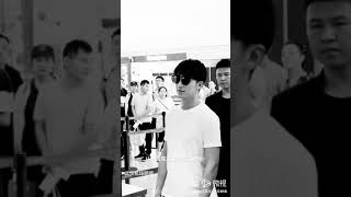 許魏洲XuWeiZhou 某次的機場洲太帥氣了