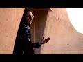 première maison en terre au maroc construction superadobe