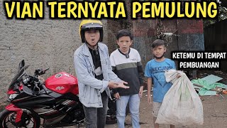 KITA NEMU VIAN FANS RIO LAGI MULUNG DI TEMPAT SAMPAH