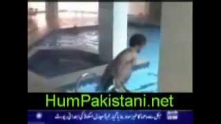 Shoaib Akhtar - Swimming