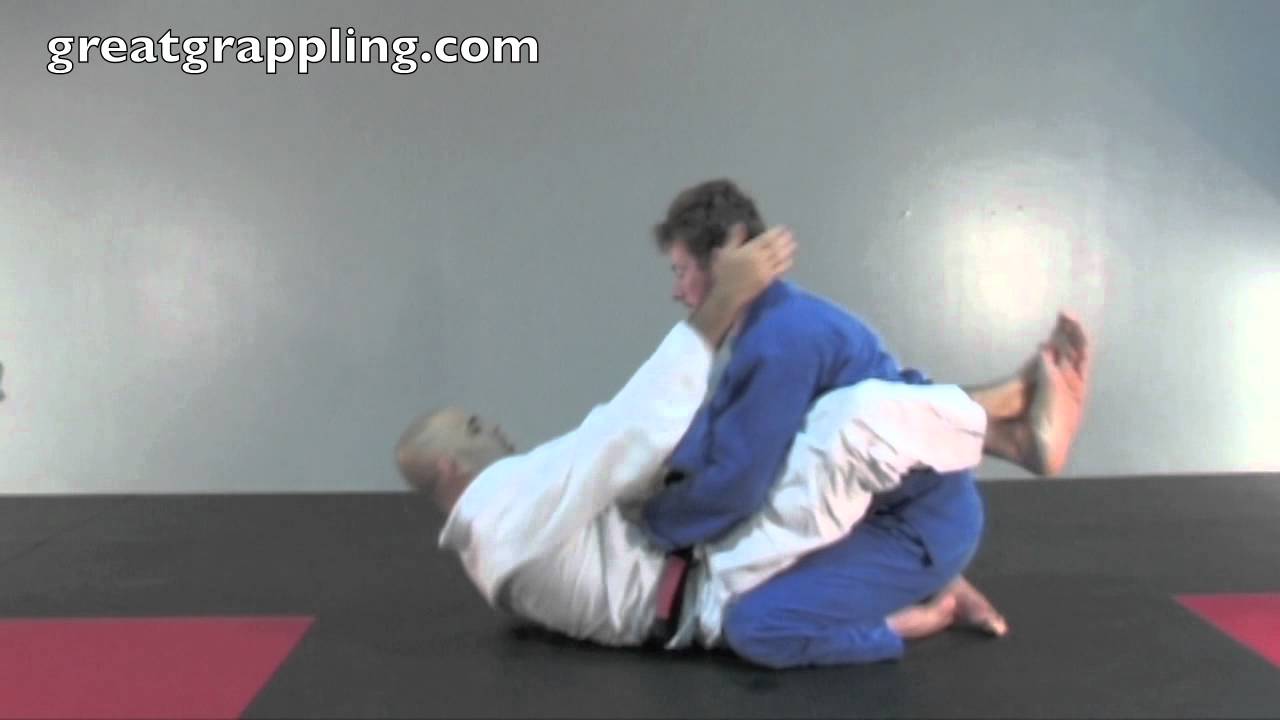Closed Guard Submission Omoplata Youtube