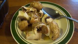 Giorgio Baby Bella (Crimini) Mushrooms w/ Kraft Golden Italian Salad Dressing