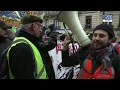 Francia, oggi nuove manifestazioni sulle pensioni. 300 km di code assediano Parigi