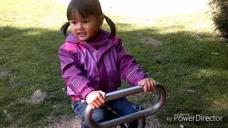 Alisha singt Balonku Ada Lima \u0026 Spielt im Spielplatz - Tempat bermain di Jerman