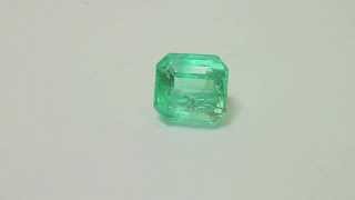 Dazzling light green emerald cut 3.03cts