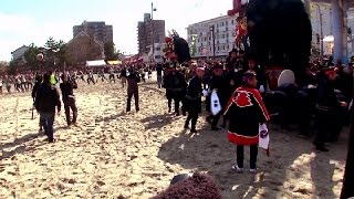 唐津くんち2016　赤獅子・青獅子.引き込み　西の浜お旅所