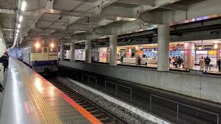 JR常磐線北千住駅を通過する貨物列車。