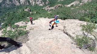 三姐妹爬山 Three sisters Climbing the Mountain