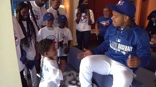 HOU@TOR: Stroman signs autographs on bobblehead day