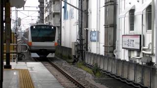 JR東日本　E233系　快速高尾行と青梅特快東京行　吉祥寺駅にて