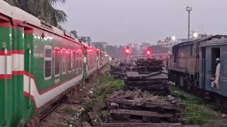 তিন ট্রেন এক ভিডিওতে।