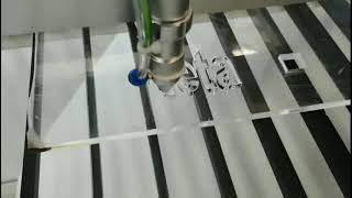 Dual Head CO2 Laser Cutting Machine Cut Clear Acrylic Letters for Signs