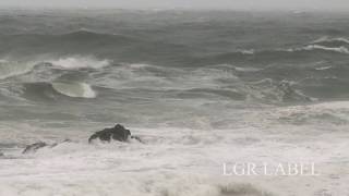 1980×1080px HD映像素材集　台風で大荒れの海