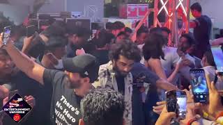 John Abraham, Disha Patani, Arjun Kapoor Taking Selfie with Fans | Uncut Video | Ek Villain Returns