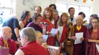 Song offering at Khenpo Karthar Rinpoche Birthday Party （堪布卡塔仁波切九十歲生日獻歌）