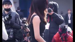 TZUYU SHOCKED THE CAMERAMAN   TWICE CHOU TZUYU BEST RED CARPET ENTRANCE 1