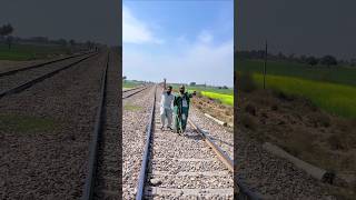 Akhir train na rooki#india #pakistan #viralvideo #viralshorts #uk