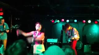 Deerhoof at Middle East club