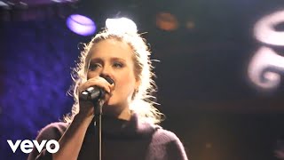 Adele - Rolling in the Deep (Live at AOL Sessions)