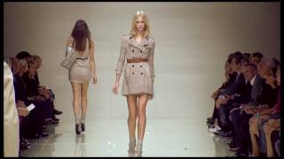 BURBERRY 2010 Womenswear Show Highlights  (BURBERRY Ladies Wallet!)