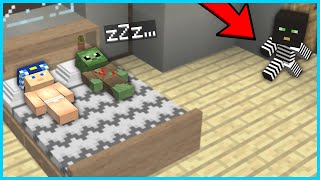 BABY THIEF robs the house while everyone is sleeping! 😱 - Minecraft