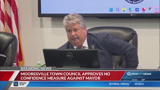 Mooresville mayor gets no-confidence vote amid town hall controversy
