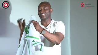 Why Peter Ndlovu wanted to  give the  late Mugabe his treasured football shirt