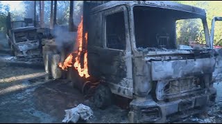 28 vehículos quemados en La Araucanía: Camionero es rescatado de atentado incendiario