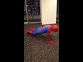 片手腕立て伏せ、スパイダーマン spider man one hand push up