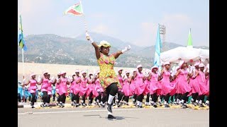 Raba utugenegene twagizwe n'abana b'abigeme (les majorettes) mu birori vyo guhimbaza indépendance