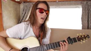 Beyries-The Pursuit of Hapiness (Live dans son Winnebago)