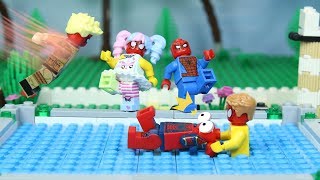 Lego SPIDERS ARMY Swimming Pool FAIL