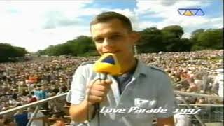 Berlin Love Parade 1997 Housefrau Special